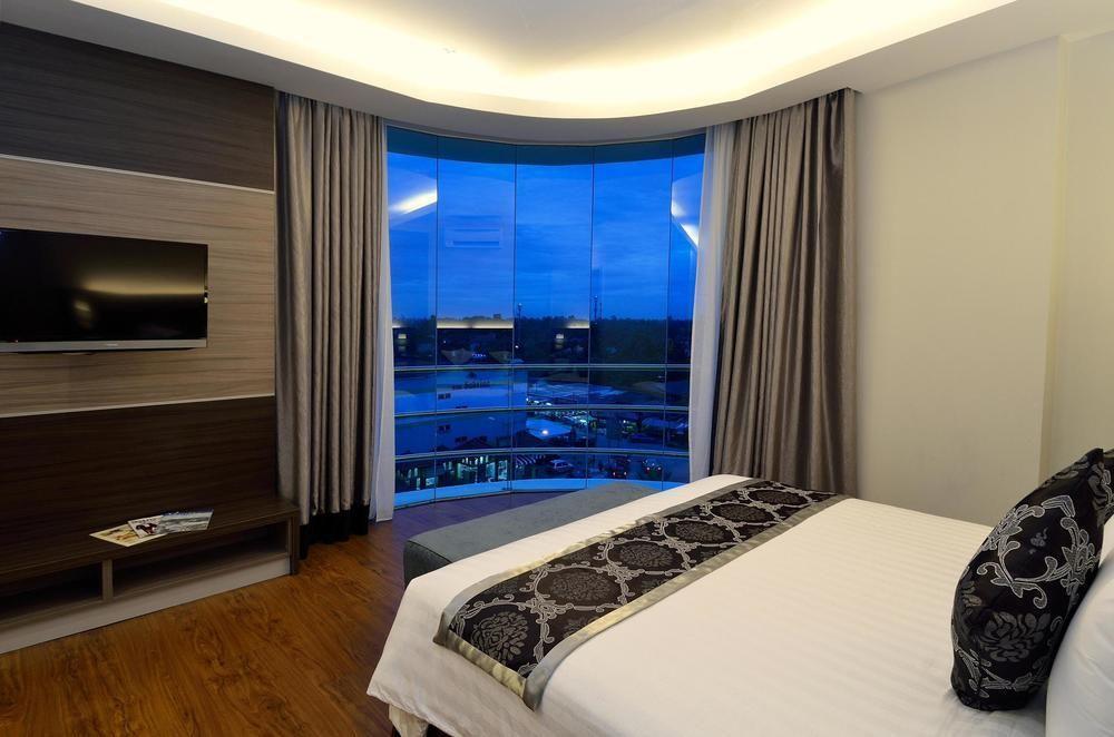 Holiday Villa Hotel & Suites Kota Bharu - Wakaf Che Yeh, Night Market Εξωτερικό φωτογραφία