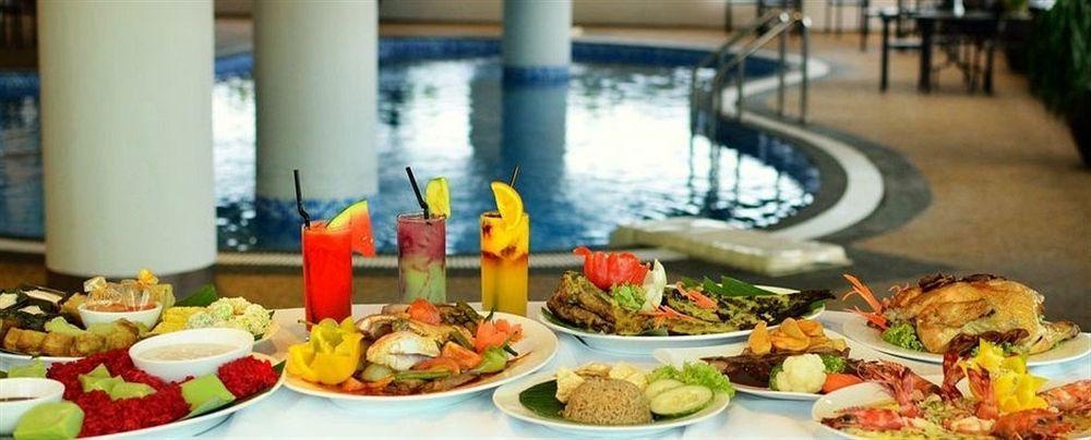 Holiday Villa Hotel & Suites Kota Bharu - Wakaf Che Yeh, Night Market Εξωτερικό φωτογραφία